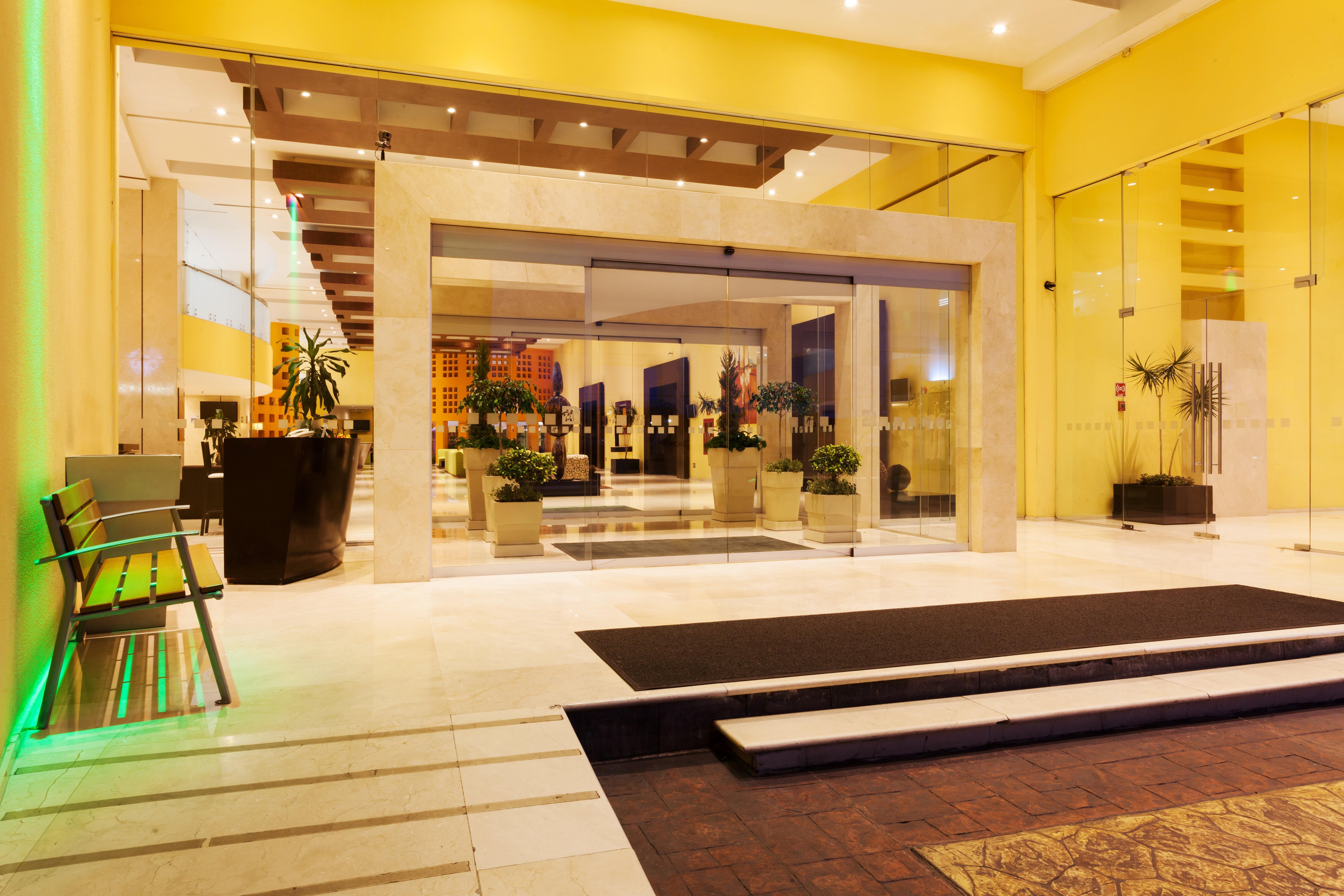 Holiday Inn Puebla Finsa, an IHG Hotel Bagian luar foto