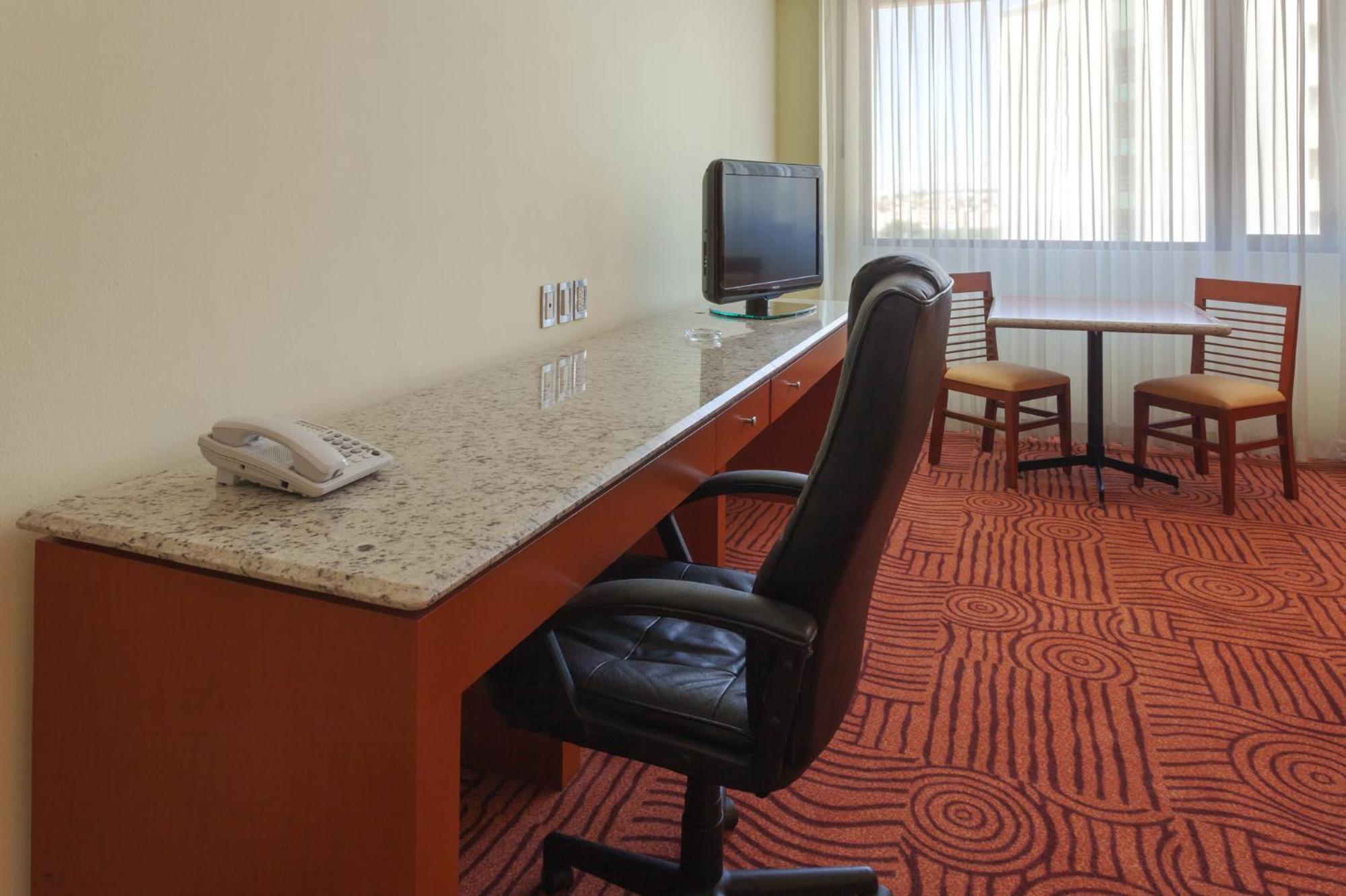 Holiday Inn Puebla Finsa, an IHG Hotel Bagian luar foto