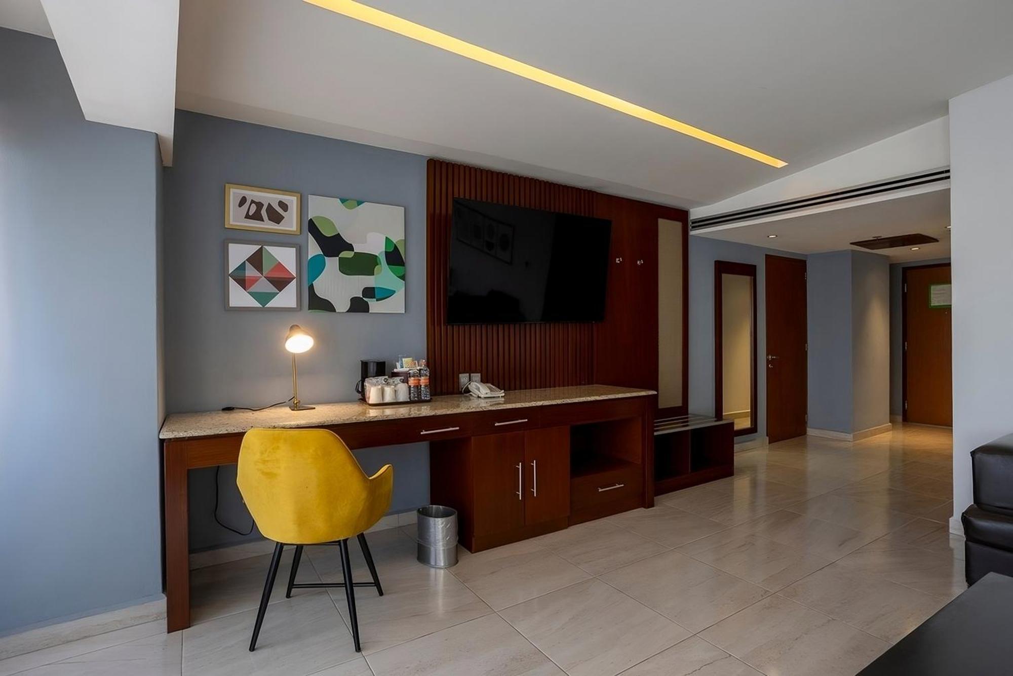 Holiday Inn Puebla Finsa, an IHG Hotel Bagian luar foto